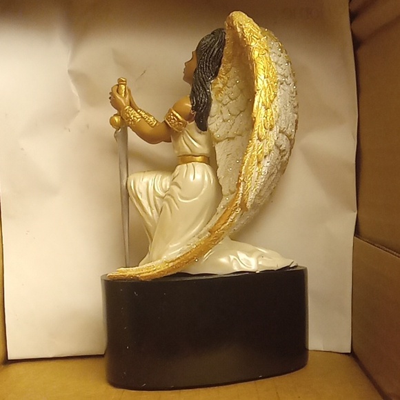 Triumph Angel's by Keith Mallet - Picture 3 of 6